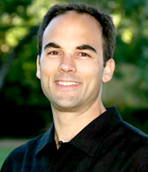 Dr. Daniel Araldi